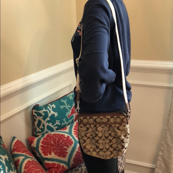 Crossbody Coach Purse! Like New Condition! - Picture 2 of 3